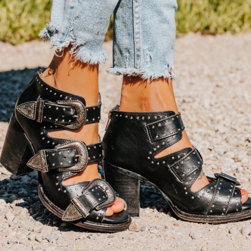 Freebirds Violet heels